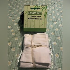 Bamboo Queen Sheet Set